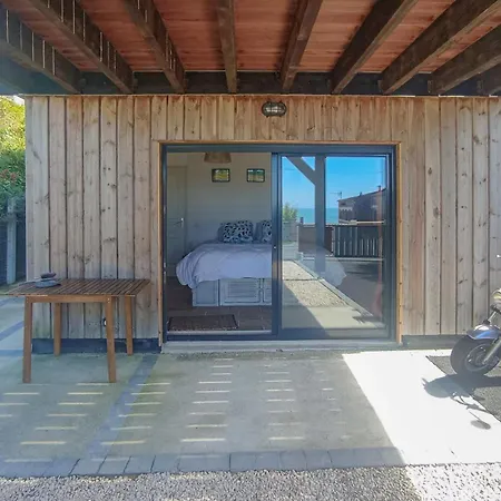 2 Bedroom Cozy In Ault * Onival